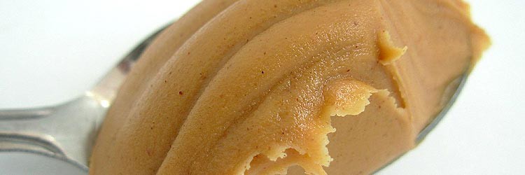 peanut-butter-spoon-up-close-750x250