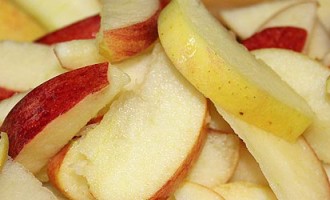 sliced-apples-up-close-750x250