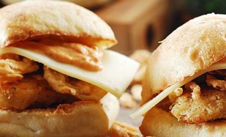 497-outlaw chicken-sliders-750x250