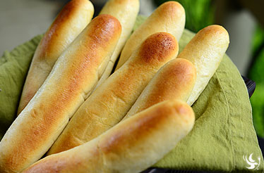 SOFT GARLIC BREADSTICKS